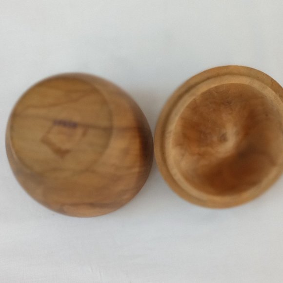 Solid Wooden Apple Trinket Box- - Picture 6 of 8